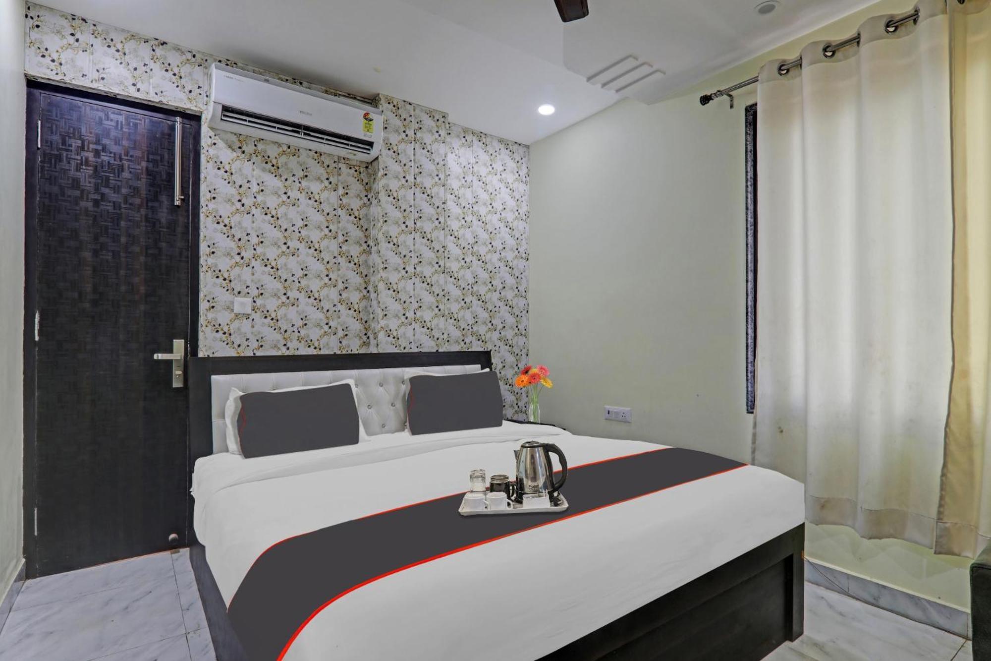 Hotel Collection O Srg Chinhat Exterior foto