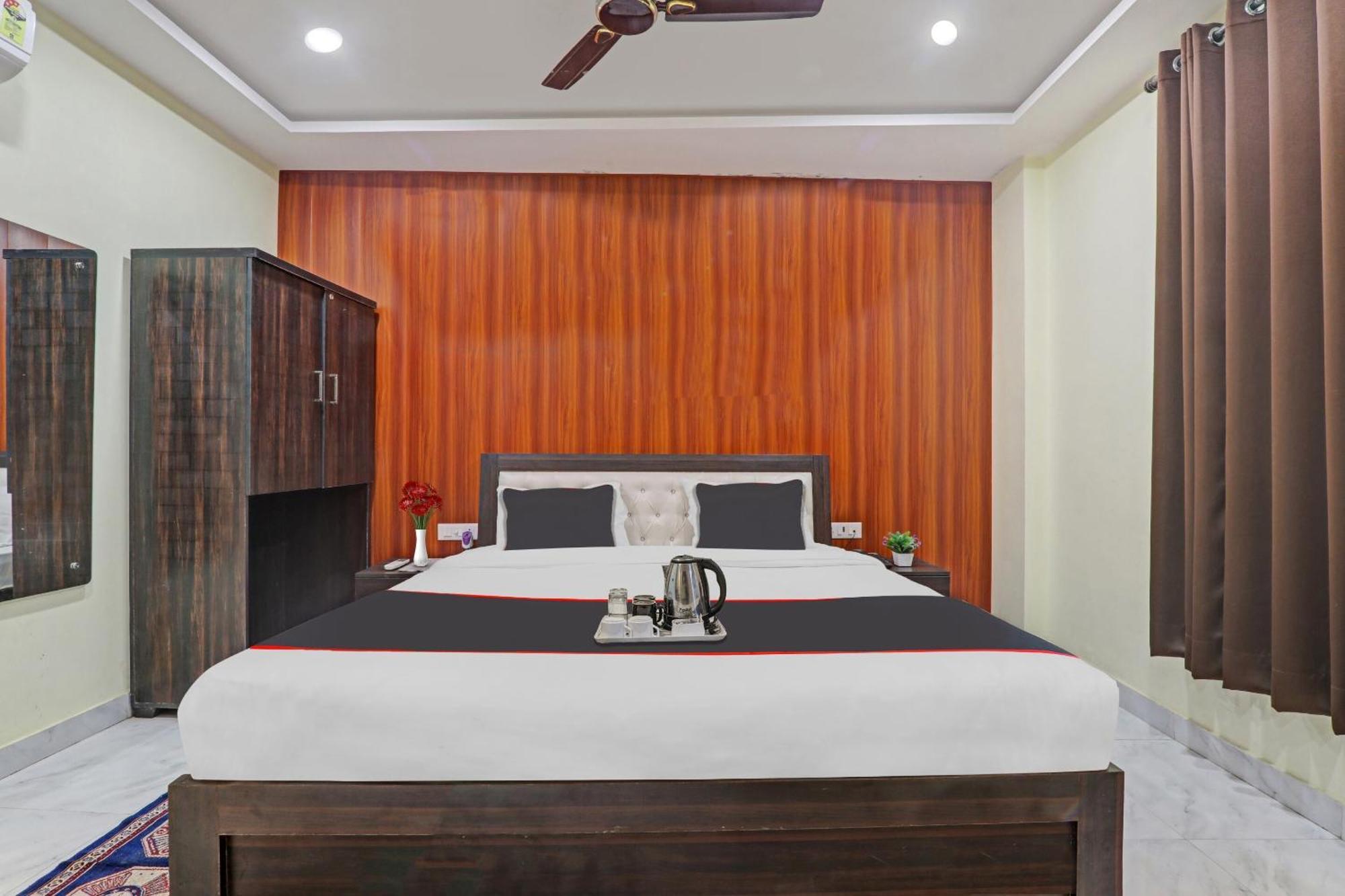 Hotel Collection O Srg Chinhat Exterior foto