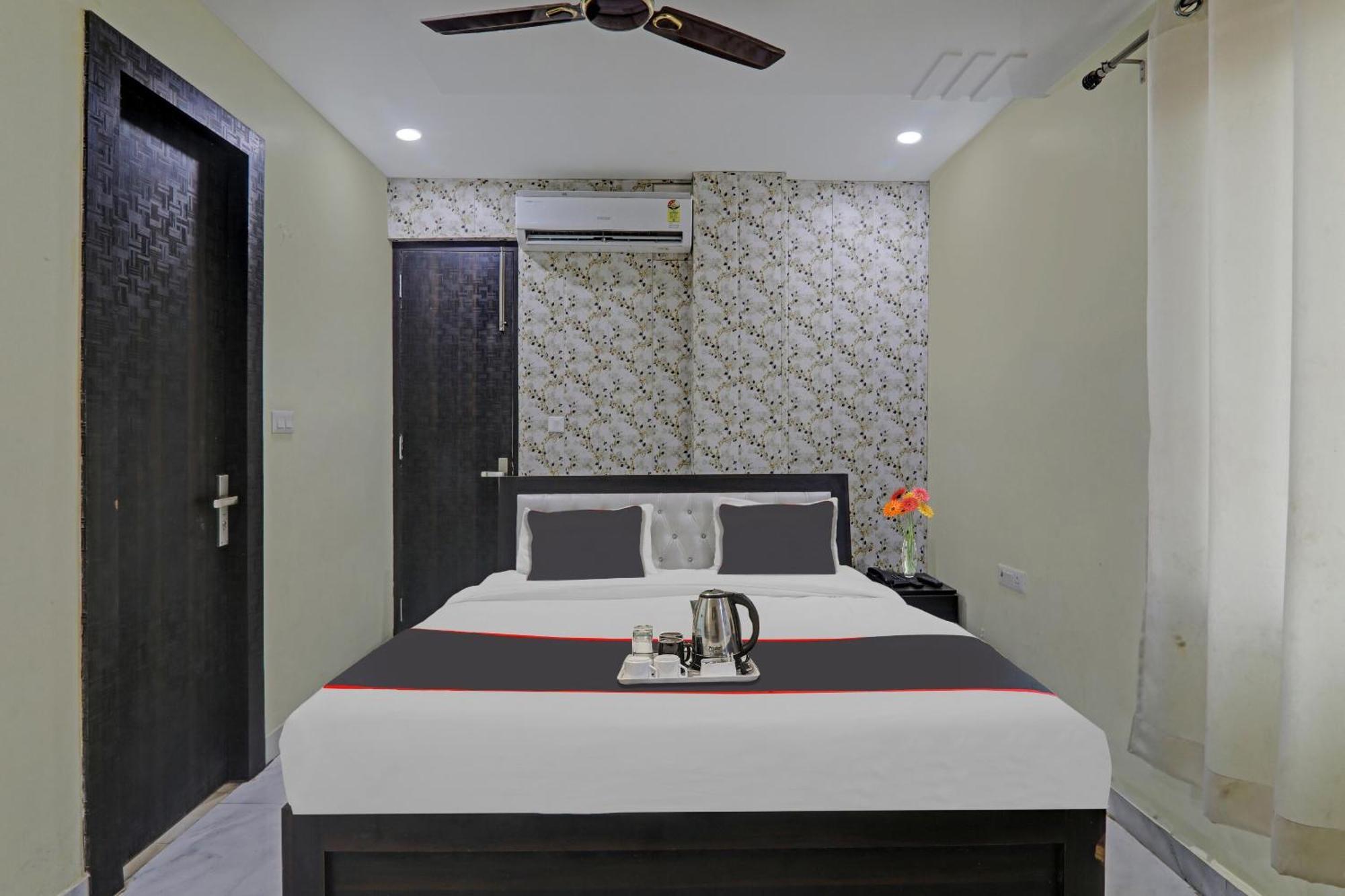 Hotel Collection O Srg Chinhat Exterior foto